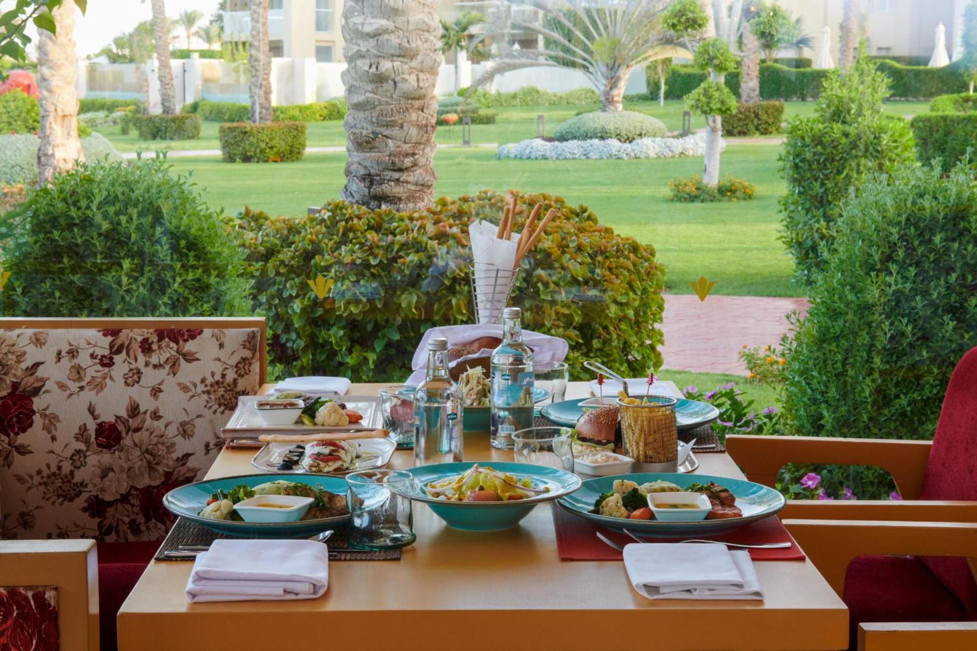 Rixos Premium Seagate Hotell Sharm el-Sheik Eksteriør bilde A table set for breakfast