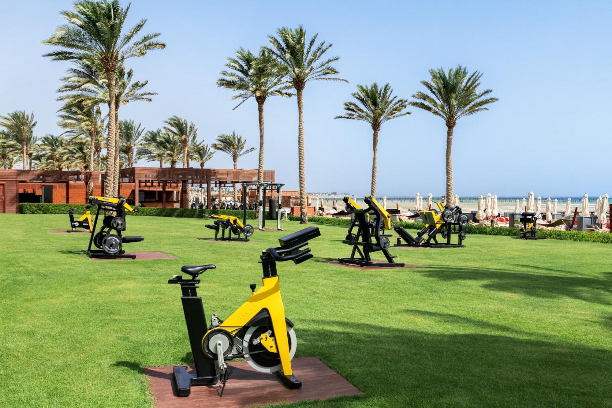 Rixos Premium Seagate Hotell Sharm el-Sheik Eksteriør bilde Outdoor fitness equipment at a resort